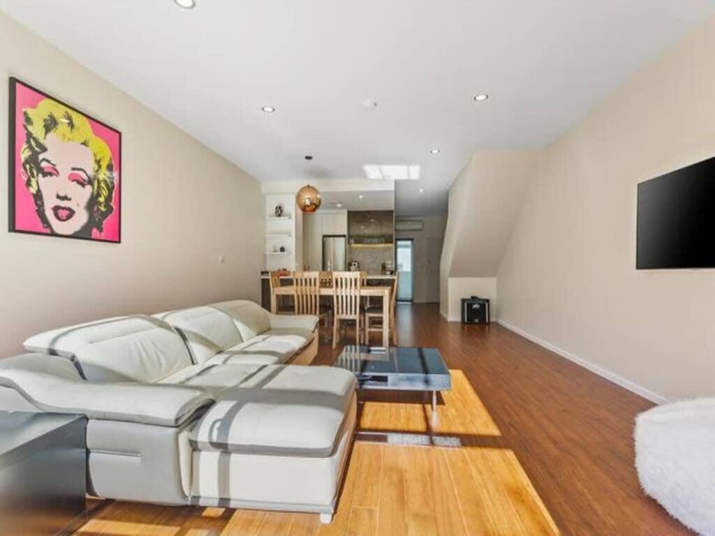 Sleek Modern Pad Next To Spark Arena Free Parking Оукланд Екстериор снимка