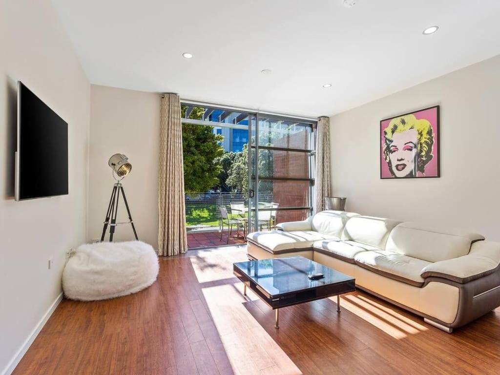 Sleek Modern Pad Next To Spark Arena Free Parking Оукланд Екстериор снимка